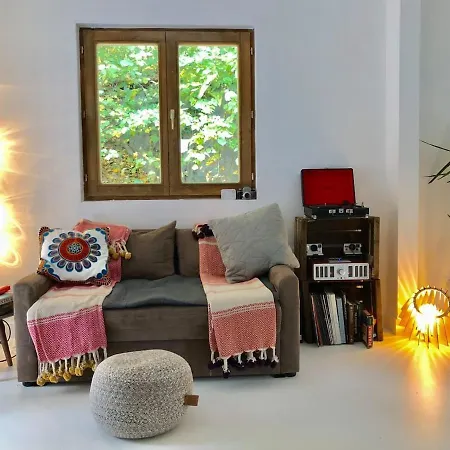 Cosy Wooden Cabin And Bell Tent In Leafy Budapest * Budapest