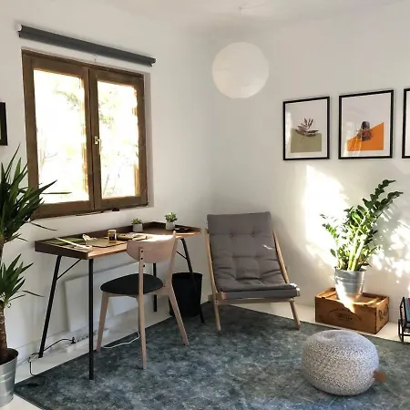 Feriehus Cosy Wooden Cabin And Bell Tent In Leafy Budapest