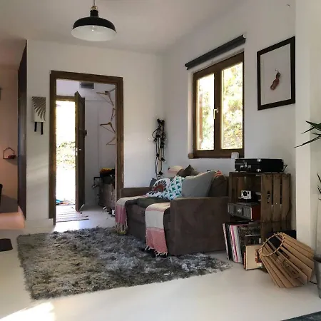 Cosy Wooden Cabin And Bell Tent In Leafy Budapest *